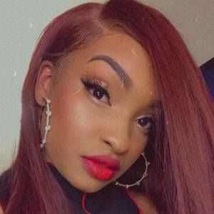 Meet your Posher, Alexis